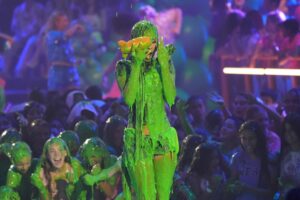 Sabrina Carpenter räumt bei den Kids Choice Awards ab