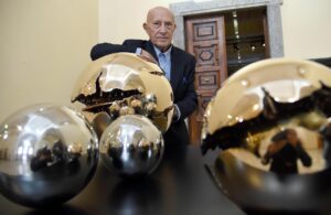 Italiens Bildhauer Arnaldo Pomodoro ist gestorben