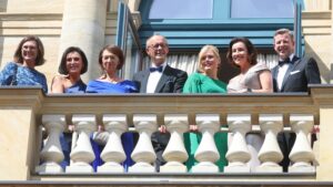 Roter Teppich für die Politik – Bayreuth-Start nach Gewitter