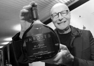 Weltberühmt mit Duftflakons: Designer Peter Schmidt ist tot