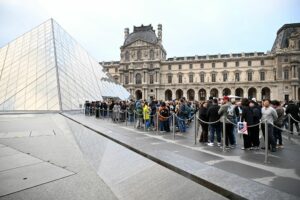 Nach Kunstraub im Louvre: Frankreich prüft Museumsschutz