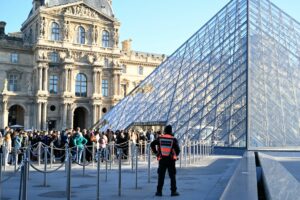 Louvre-Raub: Ermittlungsverfahren gegen weitere Verdächtige
